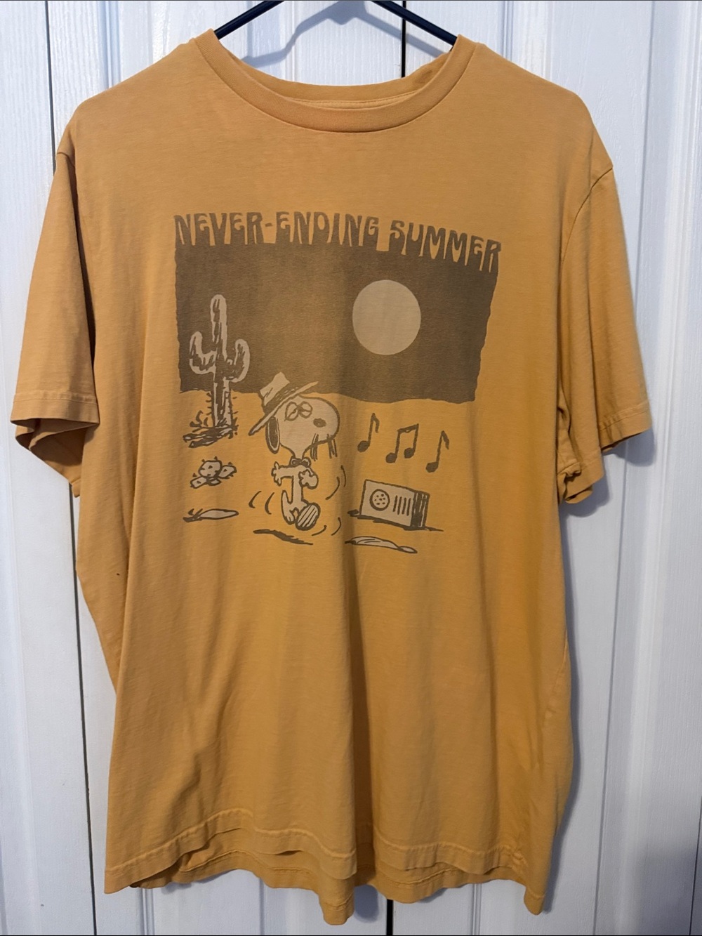 American Eagle Outfitters 'Snoopy' tee size Large